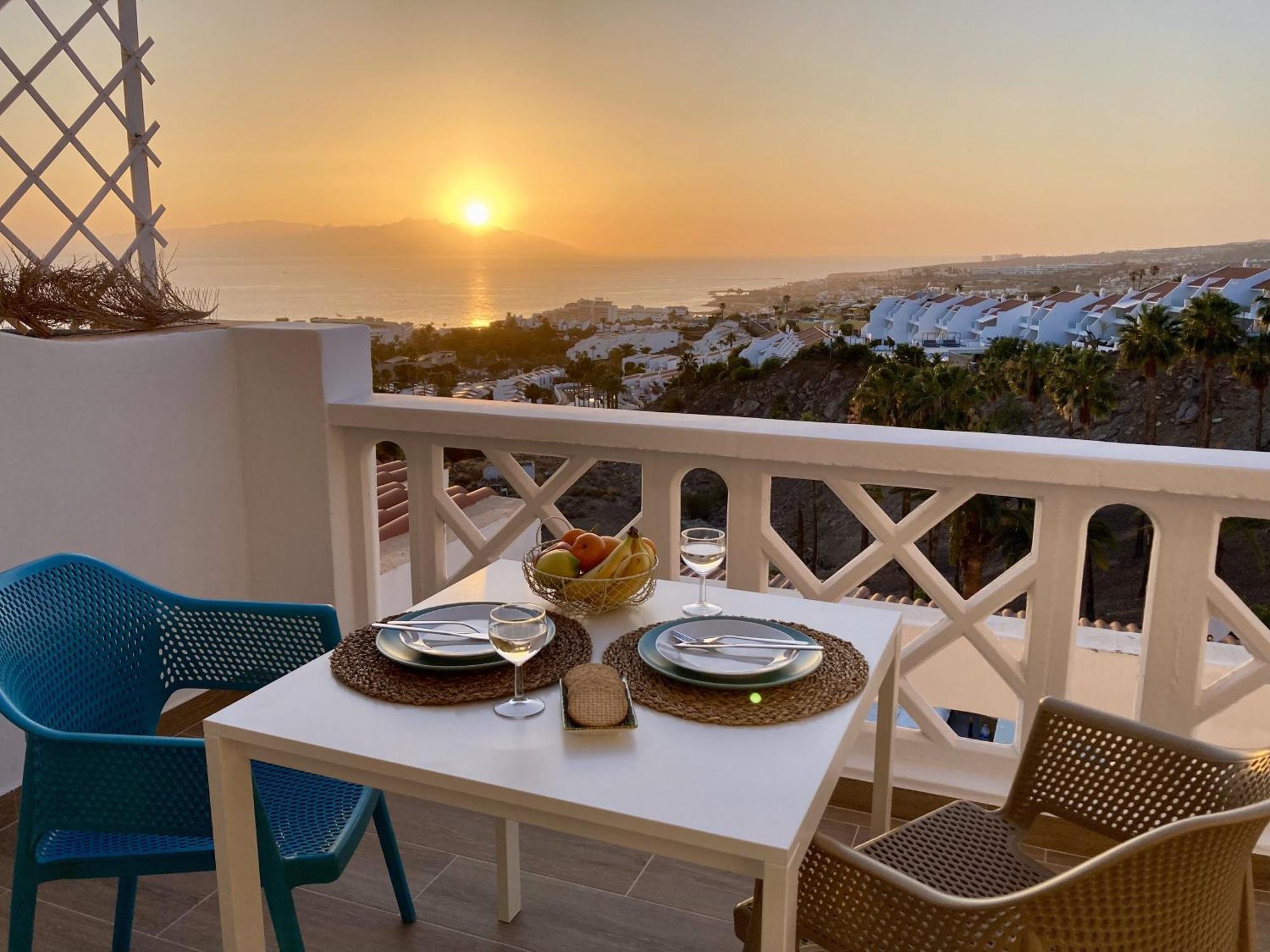 Costa Adeje - Modern Apartment With Terrace Views Of Ocean & Sunset Buitenkant foto