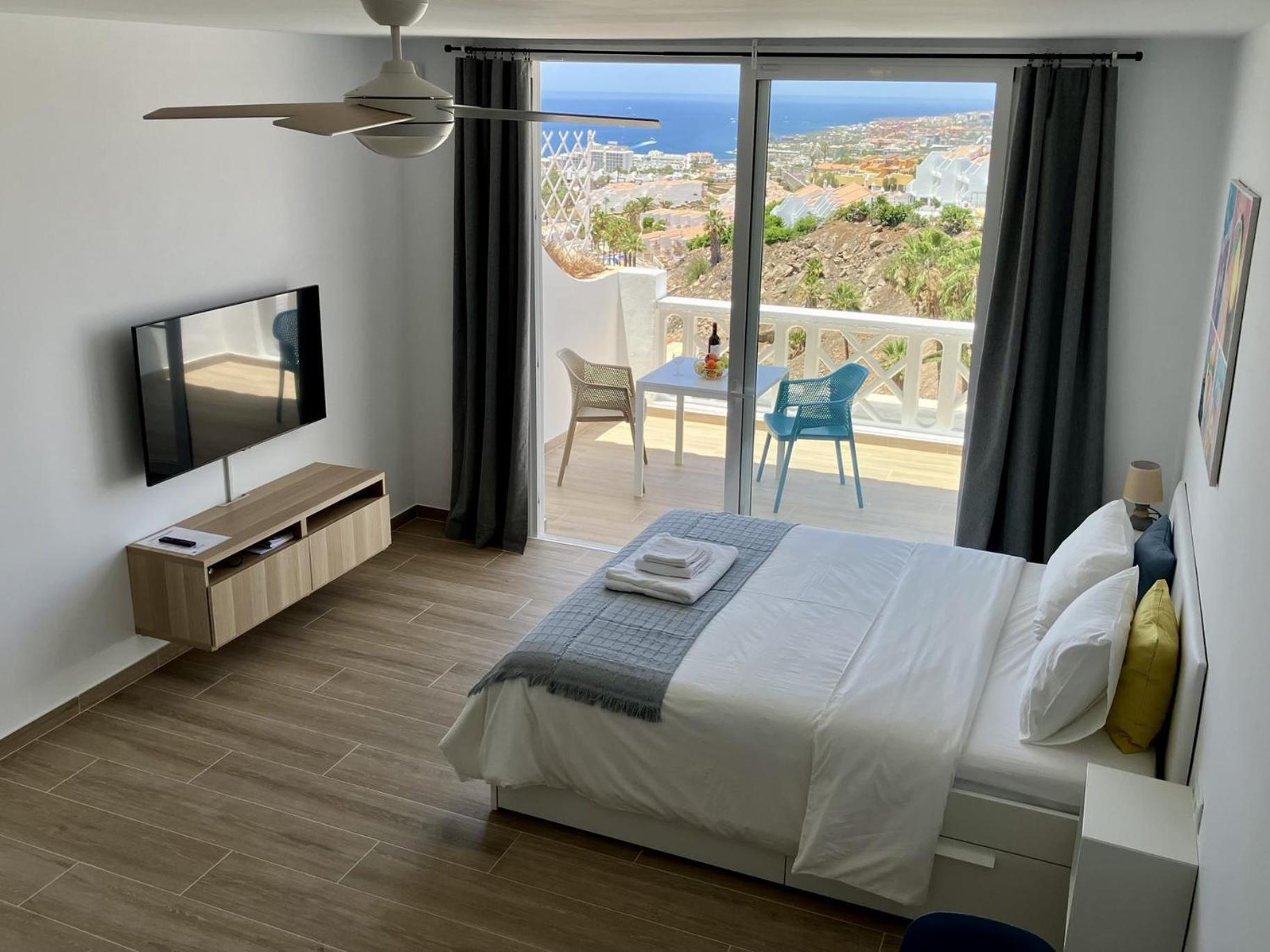 Costa Adeje - Modern Apartment With Terrace Views Of Ocean & Sunset Buitenkant foto