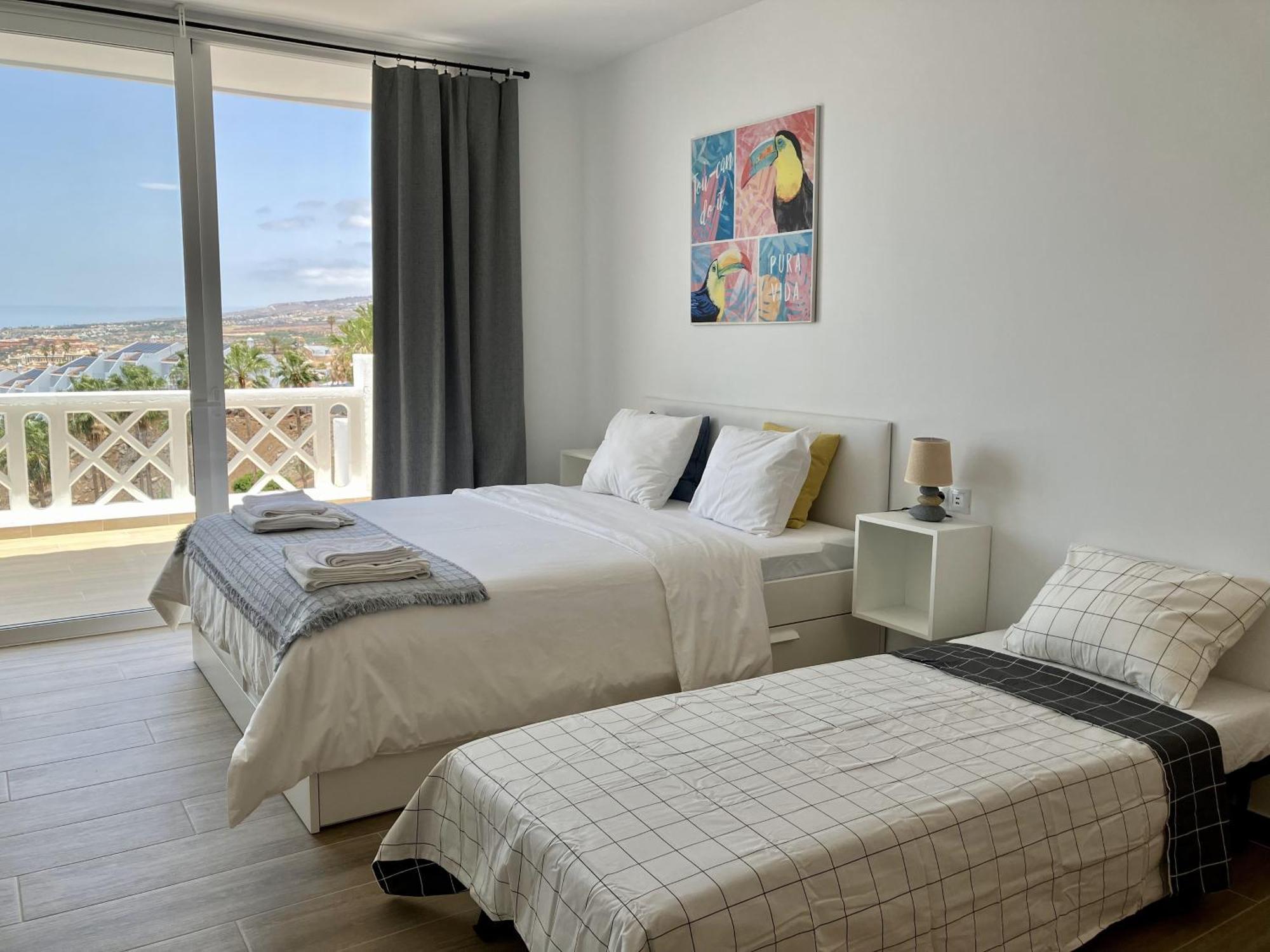 Costa Adeje - Modern Apartment With Terrace Views Of Ocean & Sunset Buitenkant foto